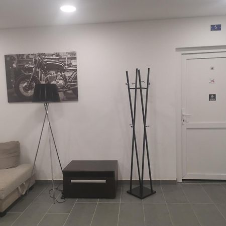 Podlovics Tanya Panzio Apartment Kemecse Luaran gambar
