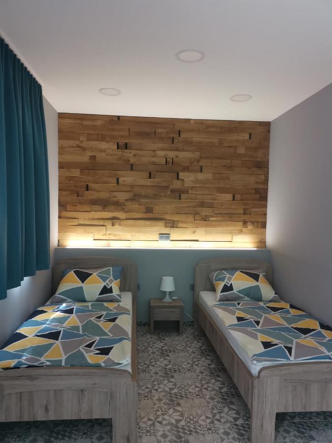 Podlovics Tanya Panzio Apartment Kemecse Luaran gambar