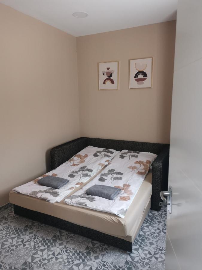 Podlovics Tanya Panzio Apartment Kemecse Luaran gambar
