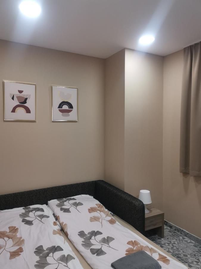 Podlovics Tanya Panzio Apartment Kemecse Luaran gambar