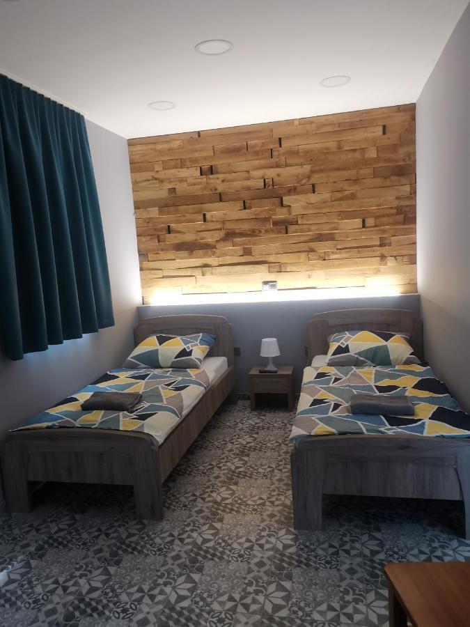 Podlovics Tanya Panzio Apartment Kemecse Luaran gambar