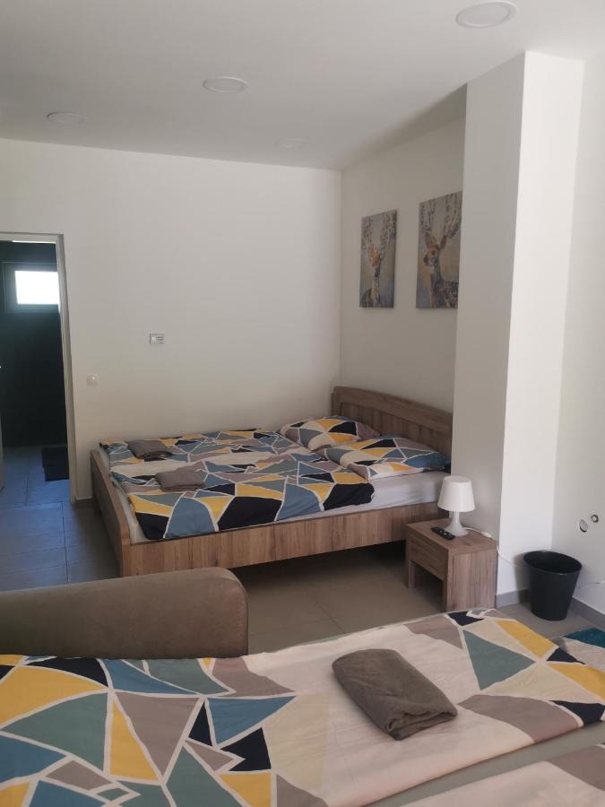 Podlovics Tanya Panzio Apartment Kemecse Luaran gambar