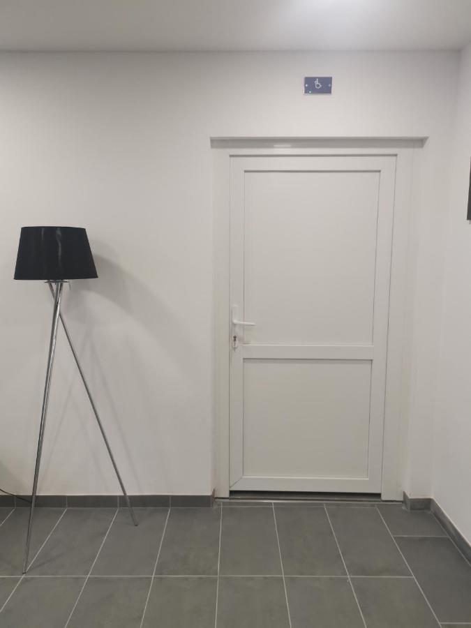 Podlovics Tanya Panzio Apartment Kemecse Luaran gambar