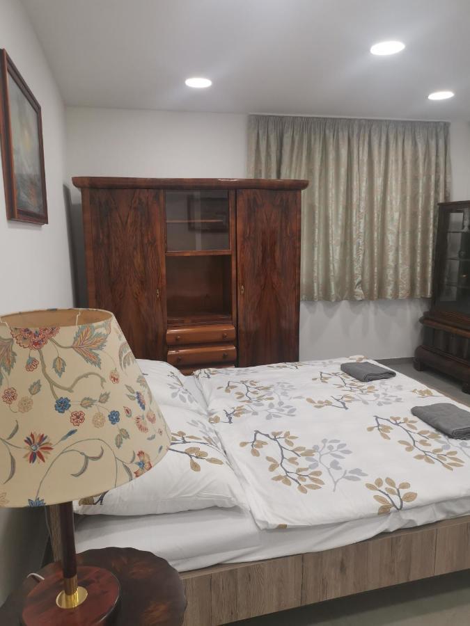 Podlovics Tanya Panzio Apartment Kemecse Luaran gambar
