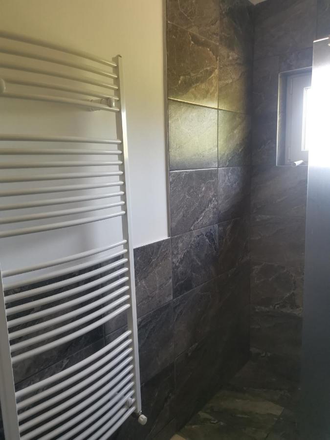 Podlovics Tanya Panzio Apartment Kemecse Luaran gambar