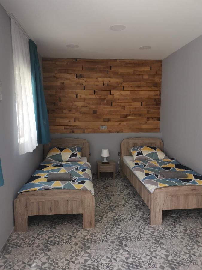 Podlovics Tanya Panzio Apartment Kemecse Luaran gambar