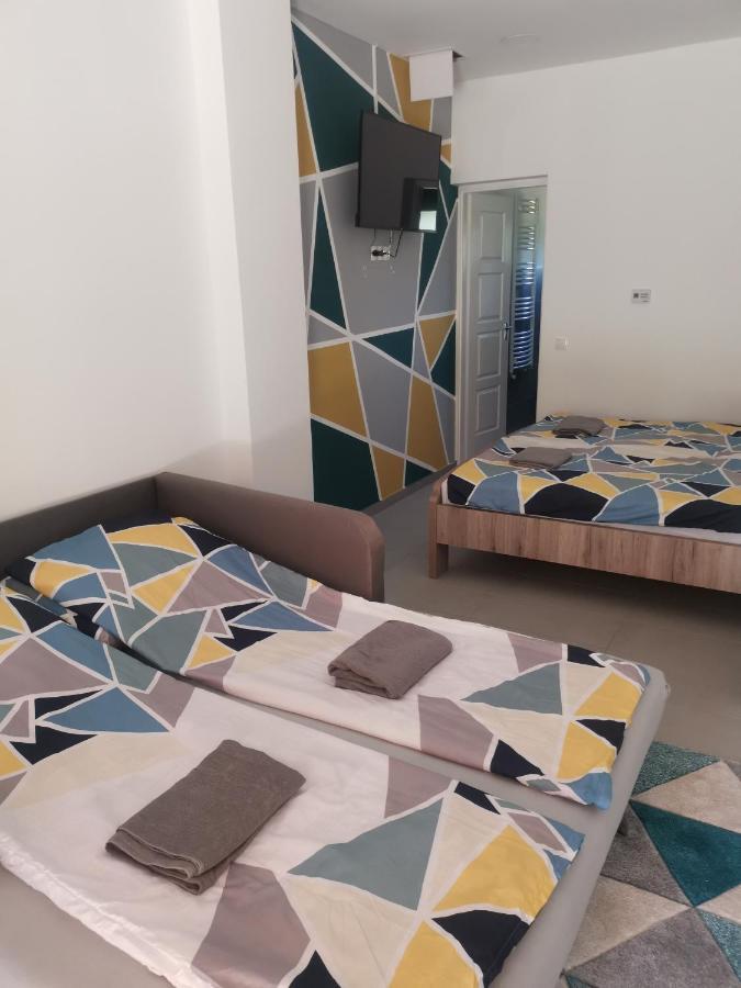 Podlovics Tanya Panzio Apartment Kemecse Luaran gambar