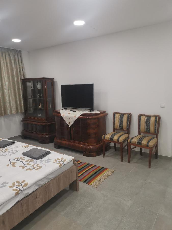 Podlovics Tanya Panzio Apartment Kemecse Luaran gambar